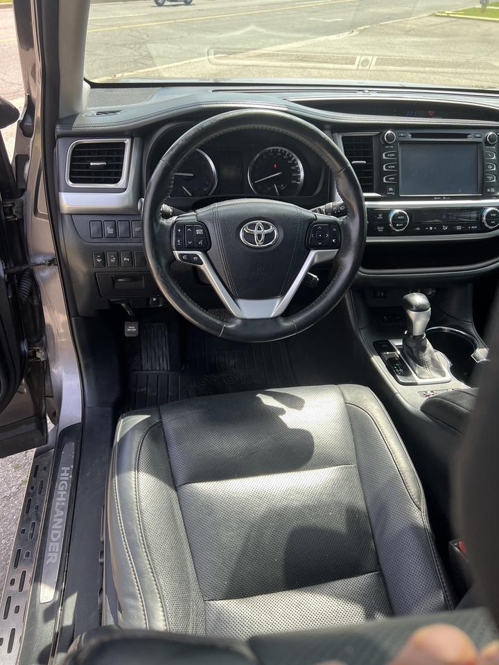 2015 Toyota Highlander AWD Limited navigation backup camera sunroof Photo