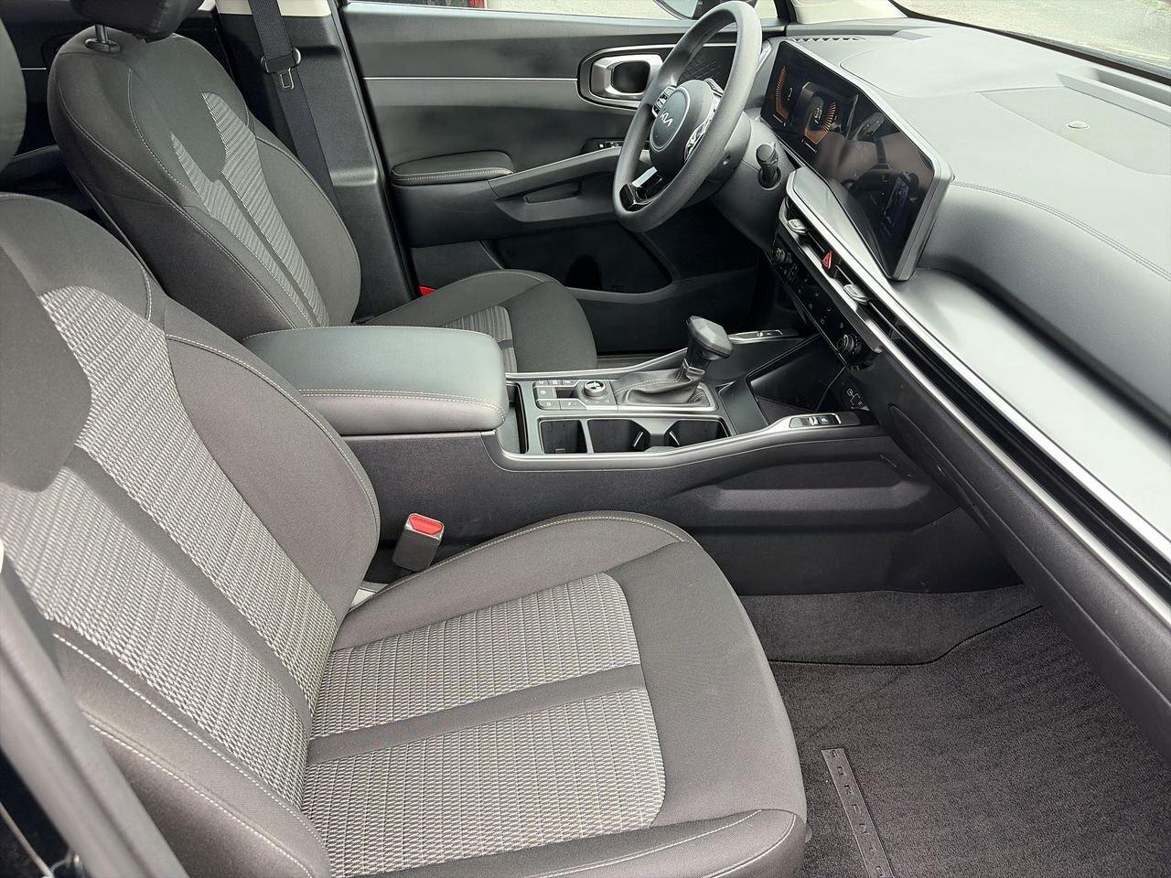 2024 Kia Sorento LX 2.5L AWD NO ACCIDENTS   ONE OWNER   LOW MILEAGE Photo