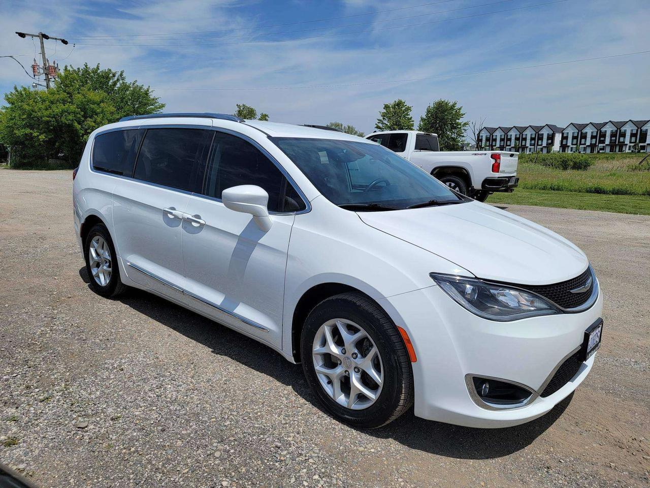 2017 Chrysler Pacifica Touring-L Plus Photo