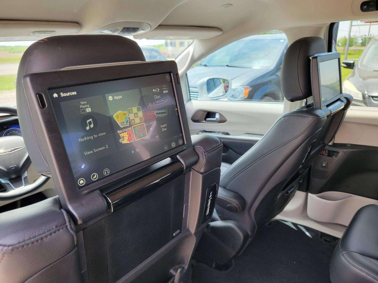 2017 Chrysler Pacifica Touring-L Plus Photo