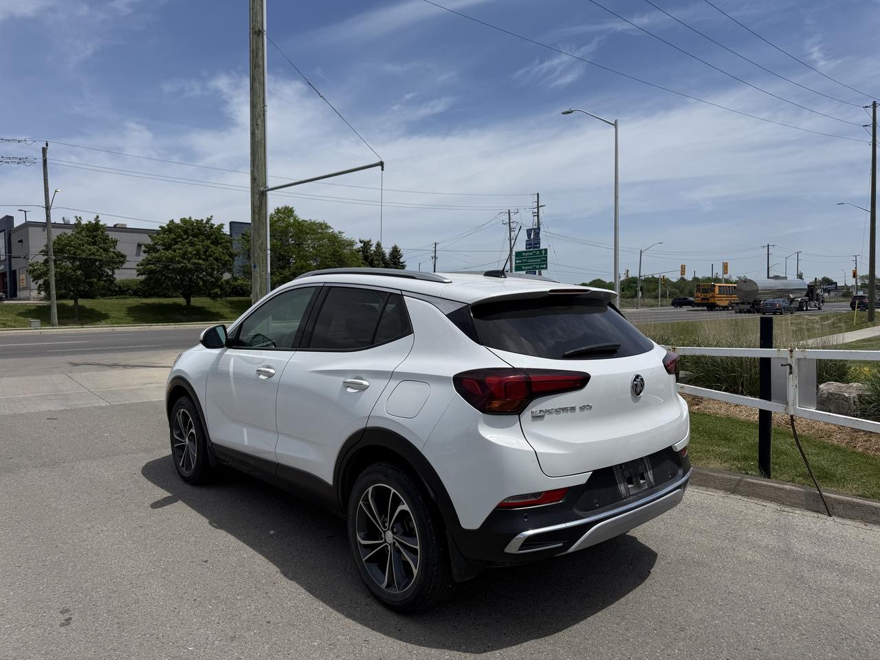 2023 Buick Encore GX Essence AWD   NO CLAIMS   ONE OWNER   BOSE Photo