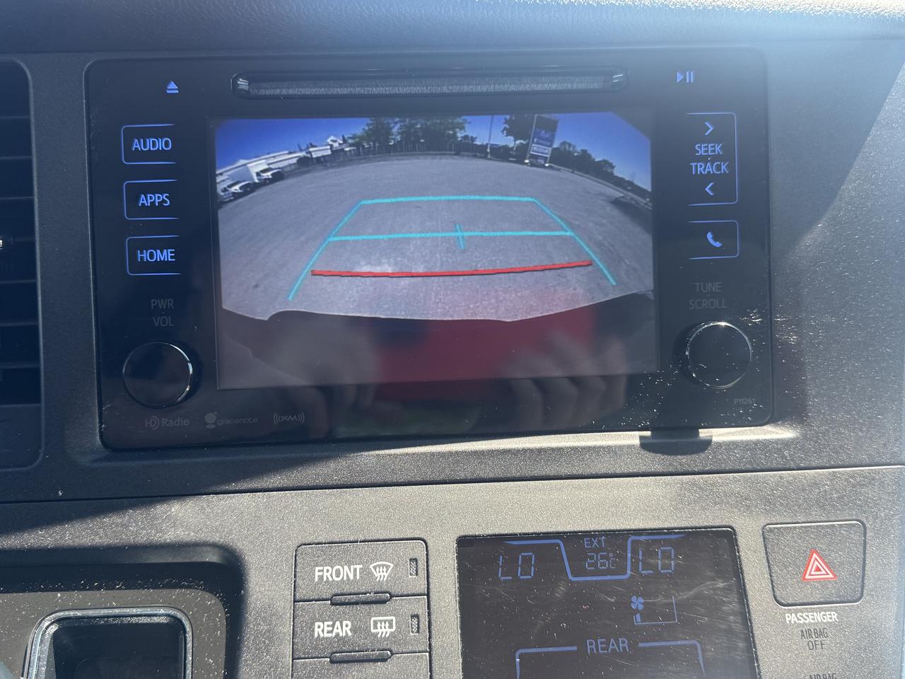 2017 Toyota Sienna 5dr LE 7-Pass AWD Photo