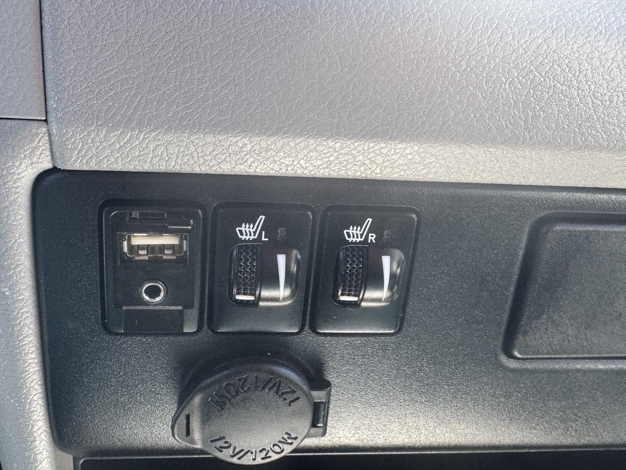 2017 Toyota Sienna 5dr LE 7-Pass AWD Photo