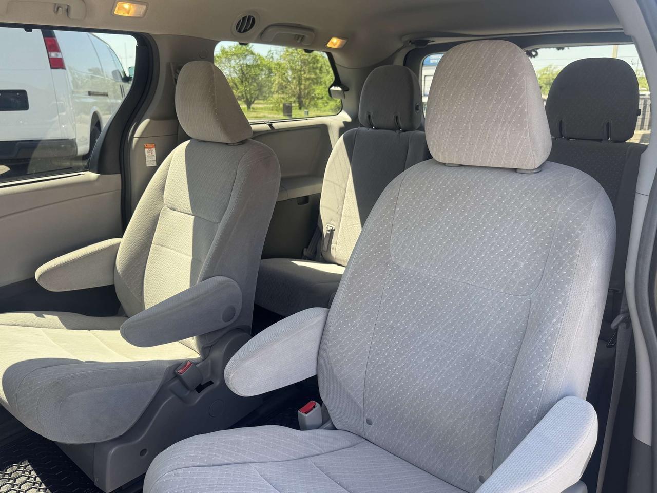 2017 Toyota Sienna 7-Pass AWD - Certified Photo