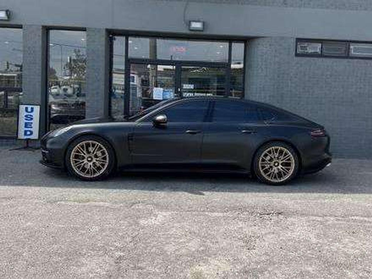 2018 Porsche Panamera 4 Photo