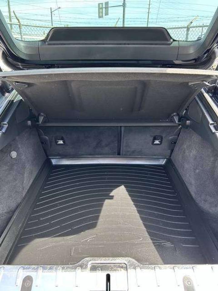 2018 Porsche Panamera 4 Photo