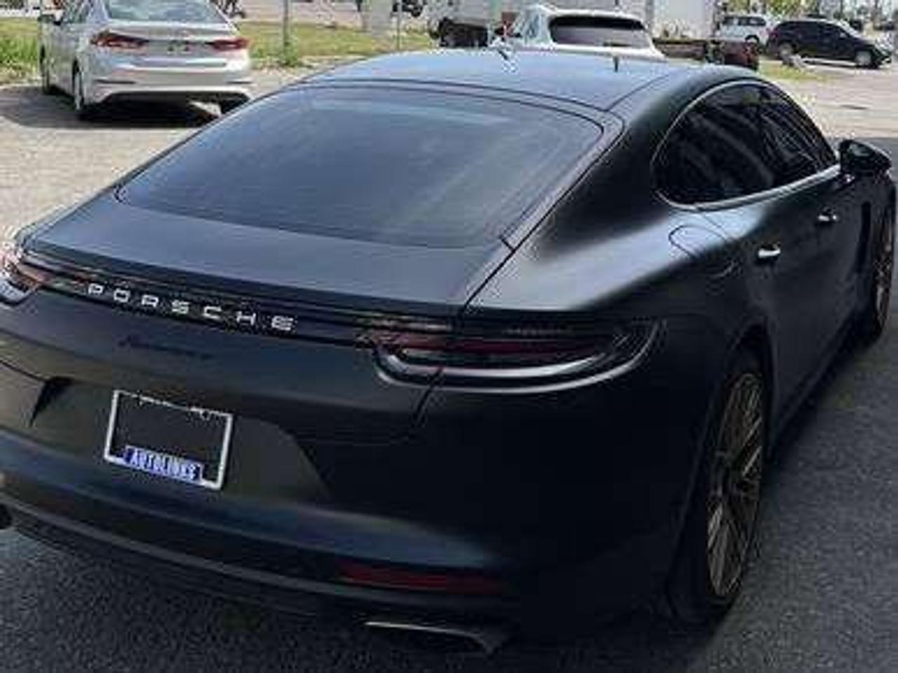 2018 Porsche Panamera 4 Photo