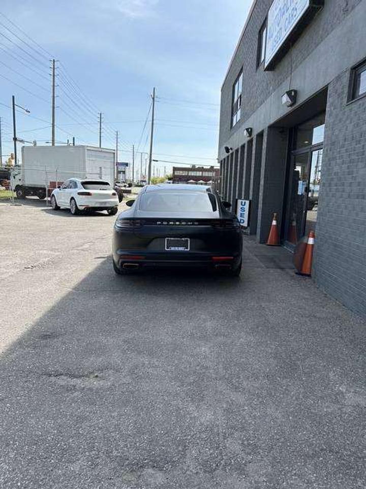 2018 Porsche Panamera 4 Photo