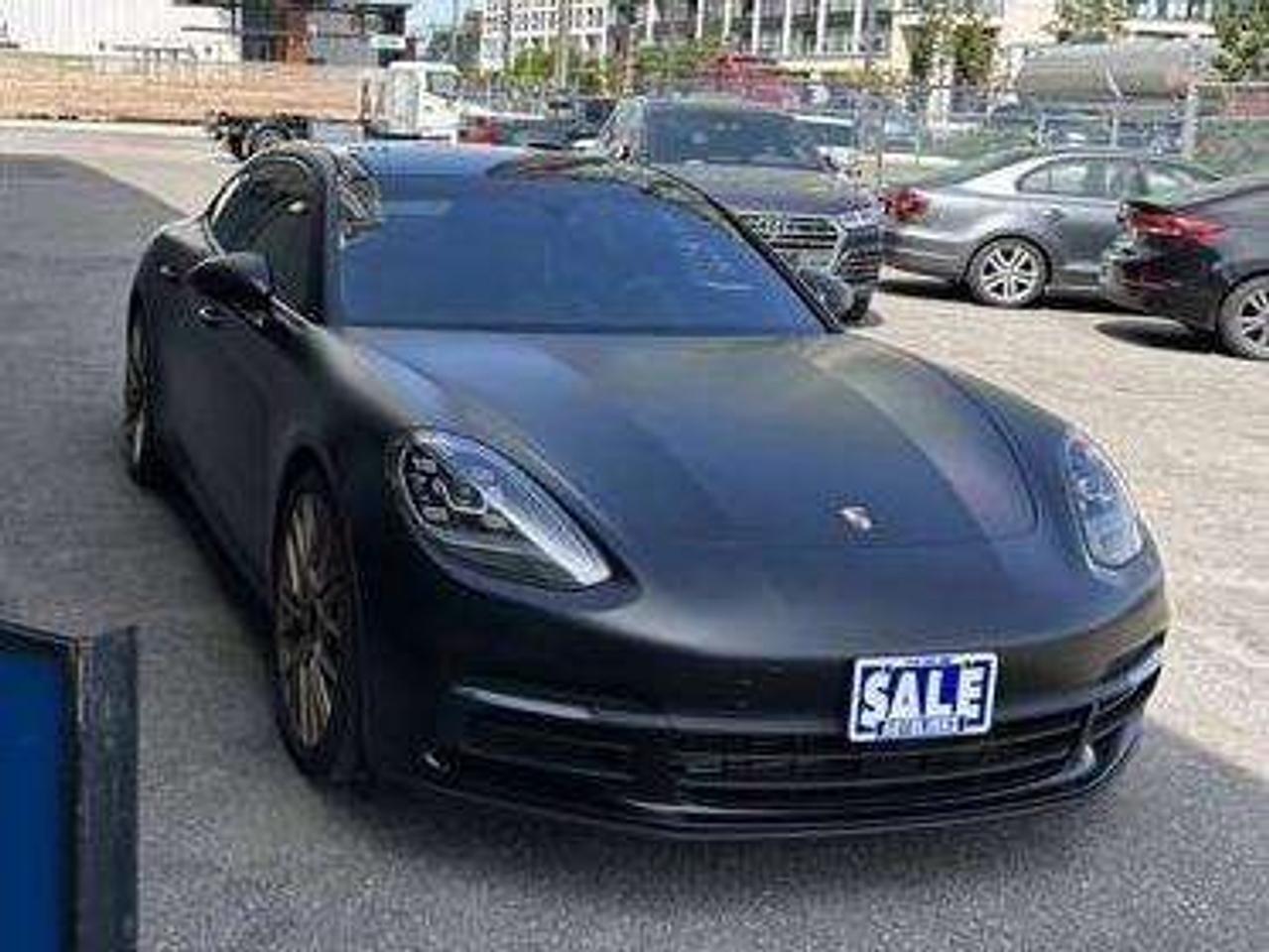 2018 Porsche Panamera 4 Photo
