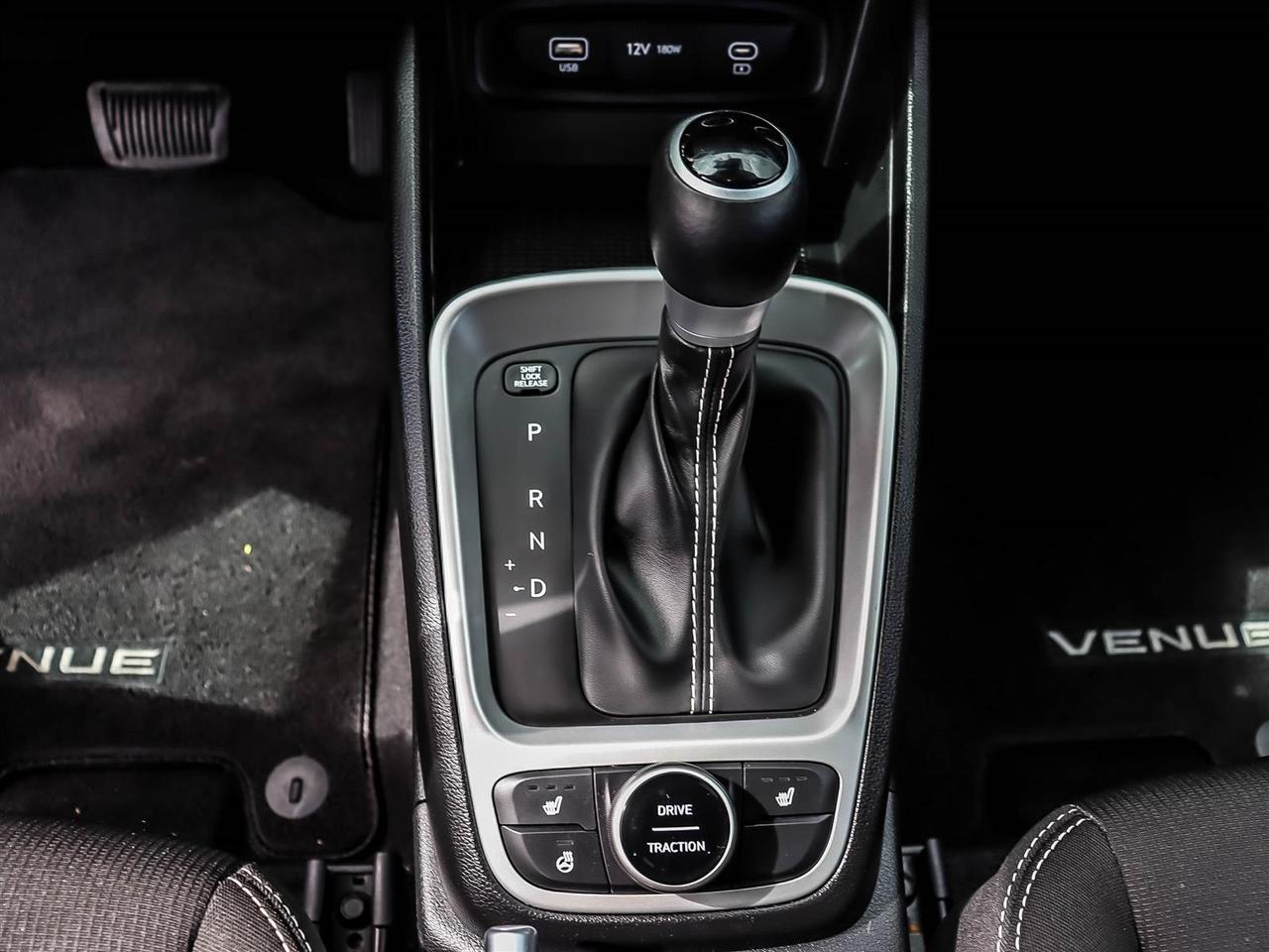 2024 Hyundai Venue PREFERRED Photo