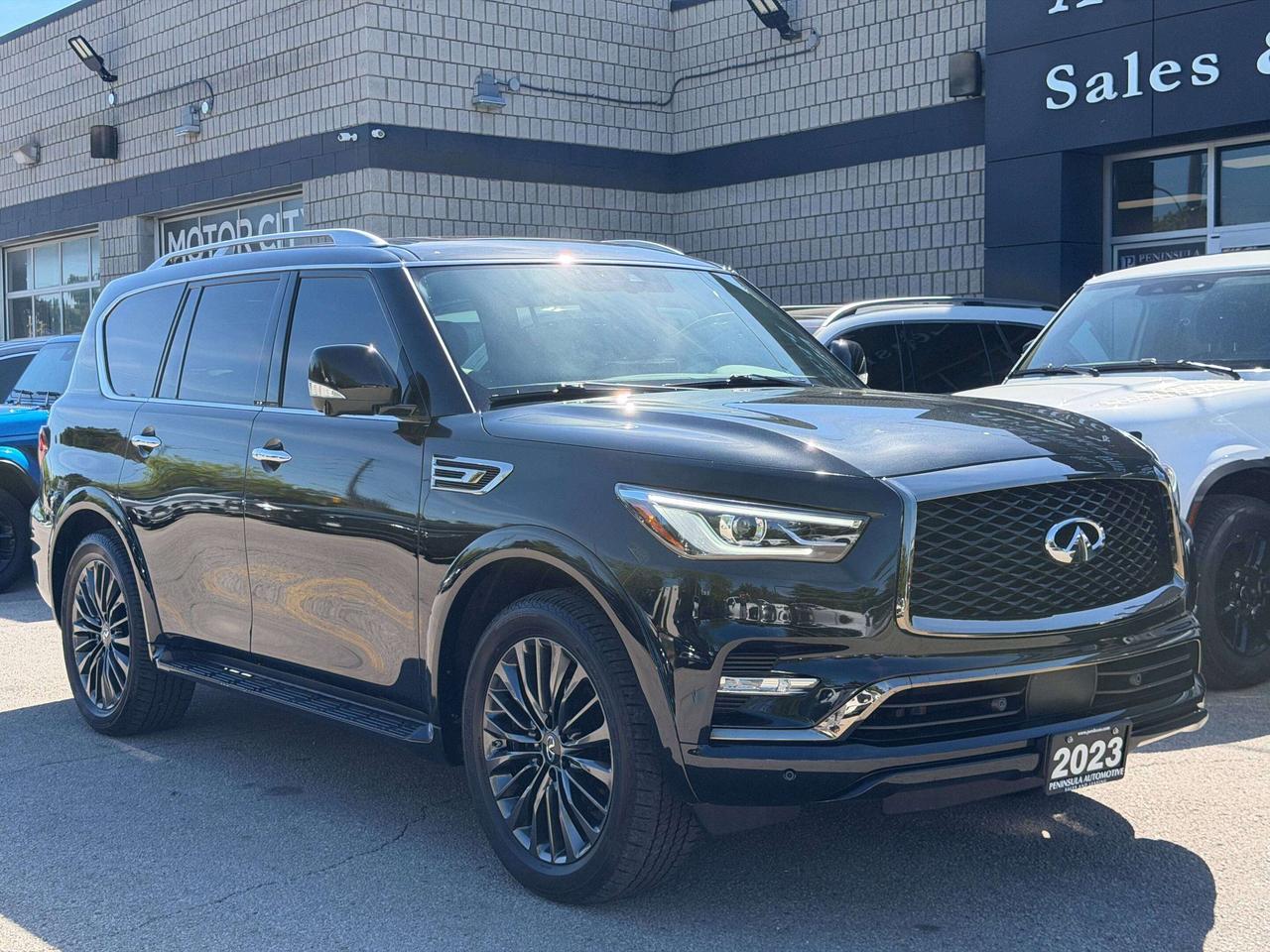2023 Infiniti QX80 PROACTIVE, CAPTAINS CHAIRS, BOSE, 7 PASSENGER Photo