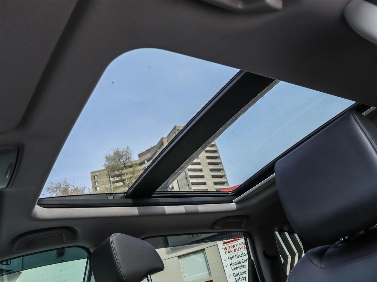 2022 Honda CR-V Touring LEATHER NAVI SUNROOF Photo