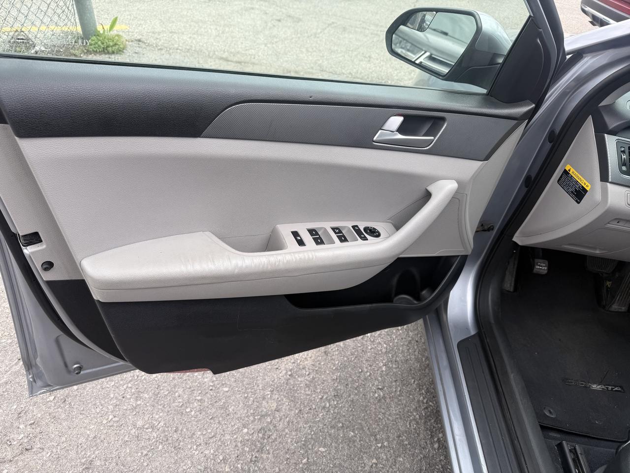 2015 Hyundai Sonata *** 3 YEAR WARRANTY INCLUDED *** Photo