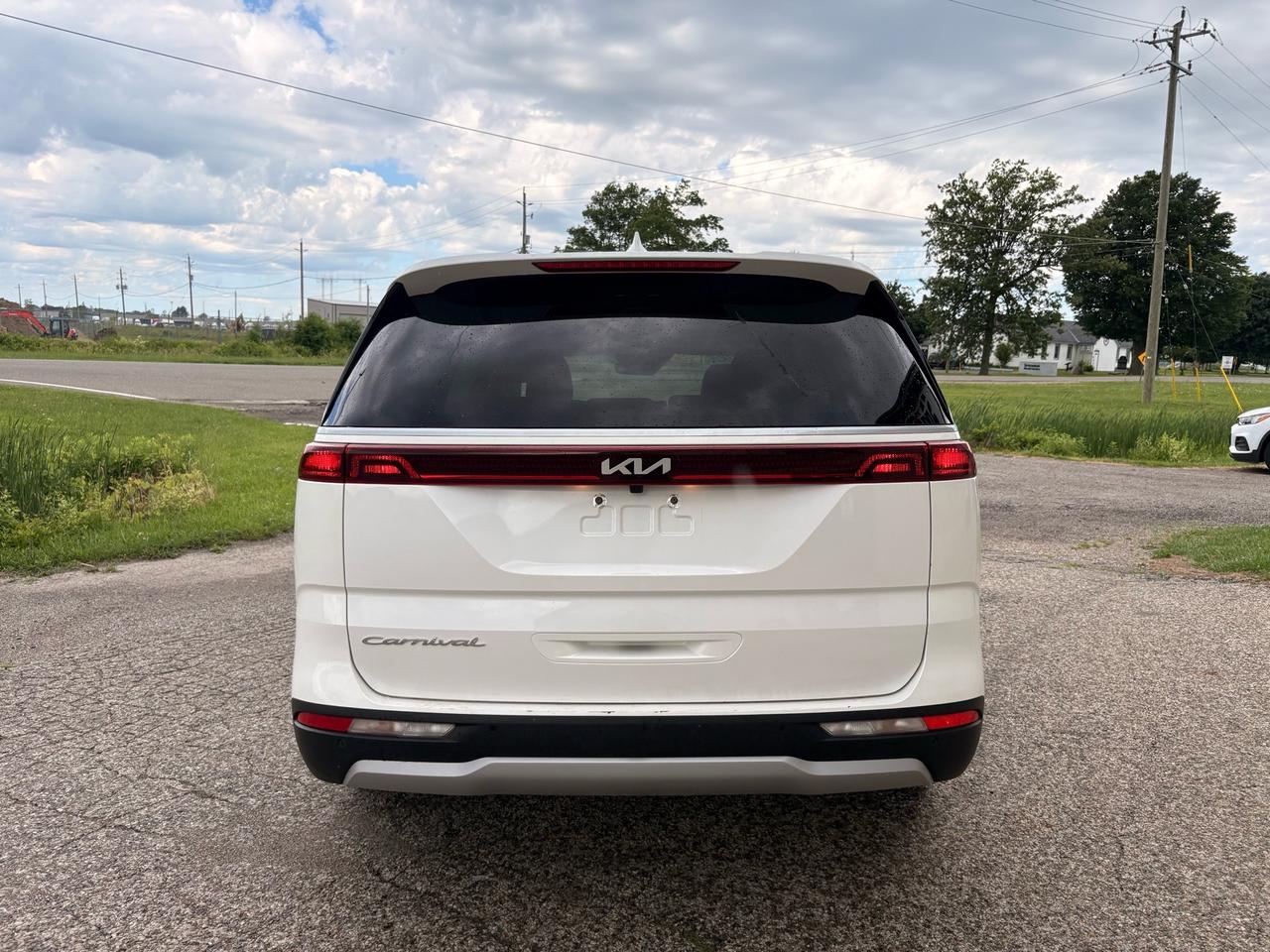 2022 Kia Carnival Fwd Lx Photo4