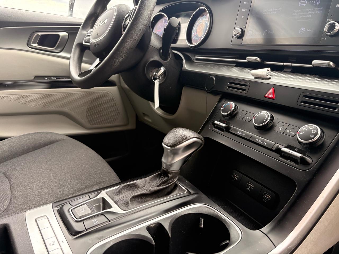 2022 Kia Carnival Fwd Lx Photo