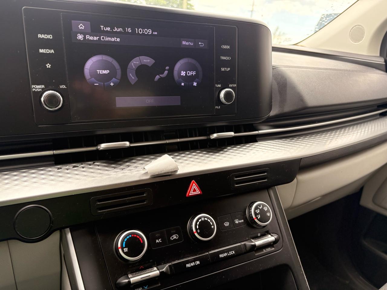 2022 Kia Carnival Fwd Lx Photo