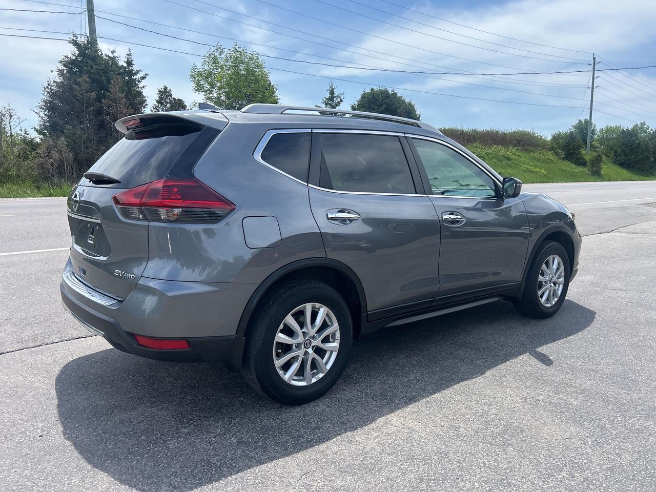 2018 Nissan Rogue SV, Backup Cam, Bluetooth, Pano Sunroof Photo4