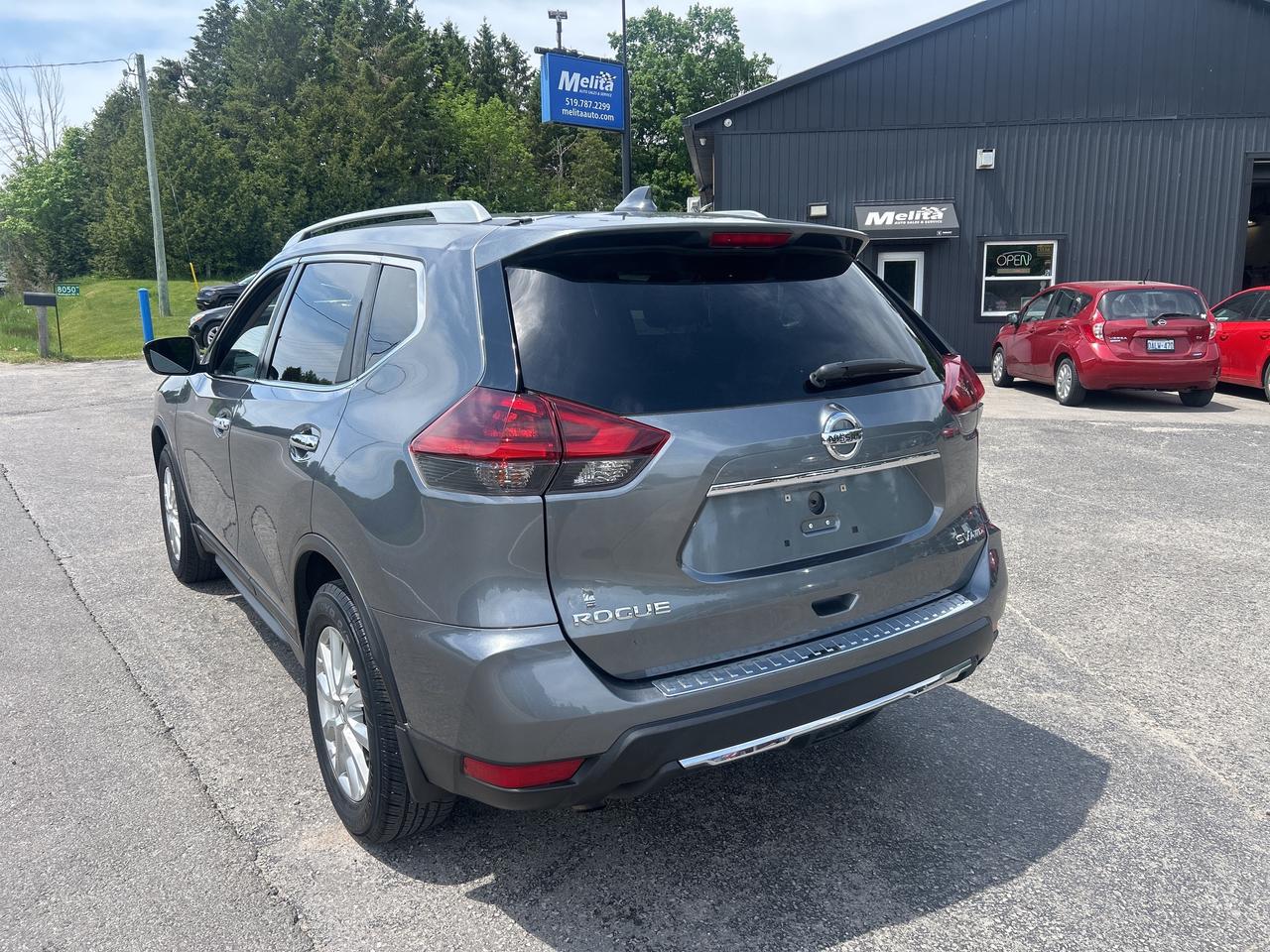 2018 Nissan Rogue SV, Backup Cam, Bluetooth, Pano Sunroof Photo