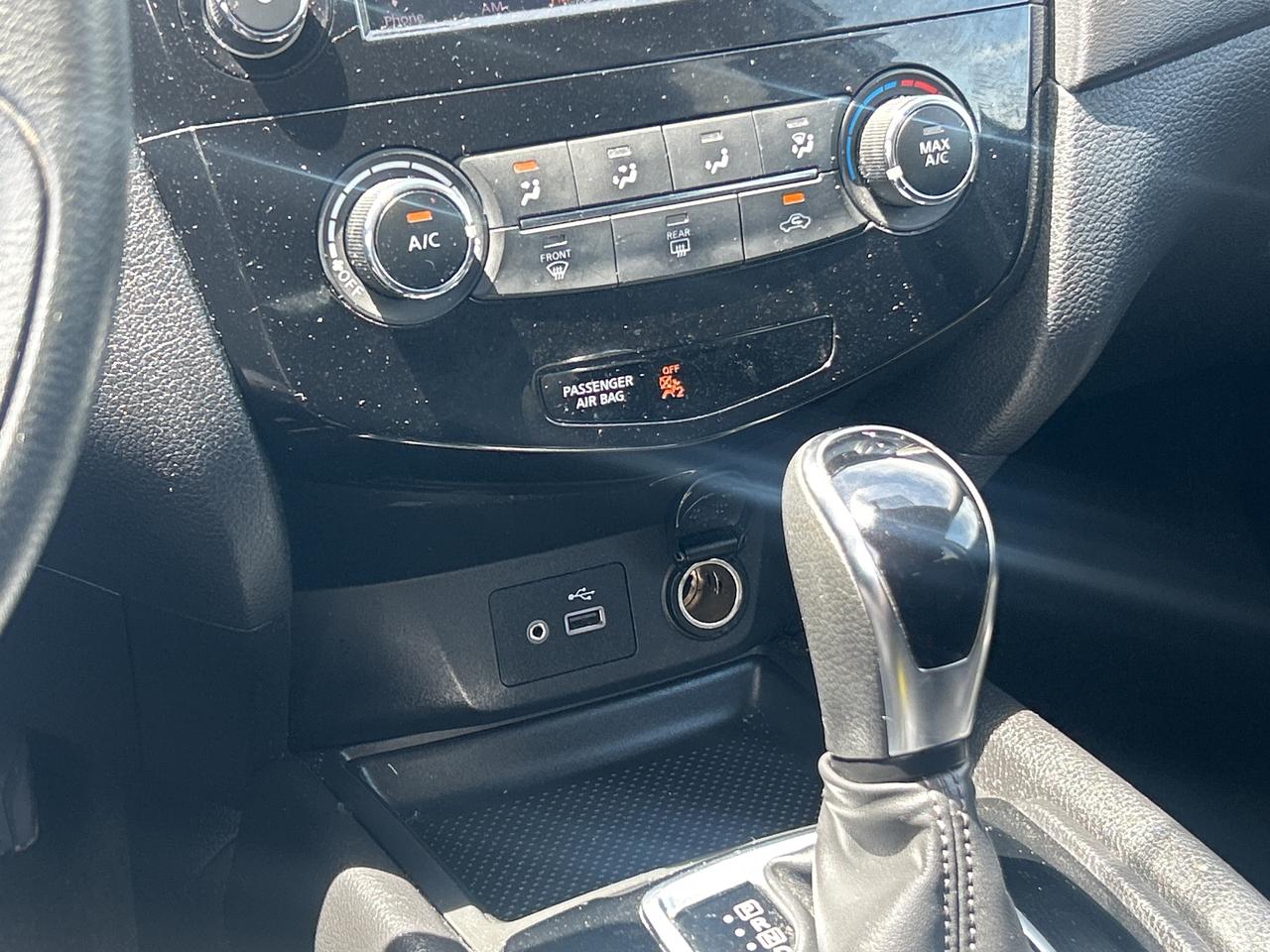 2018 Nissan Rogue SV, Backup Cam, Bluetooth, Pano Sunroof Photo