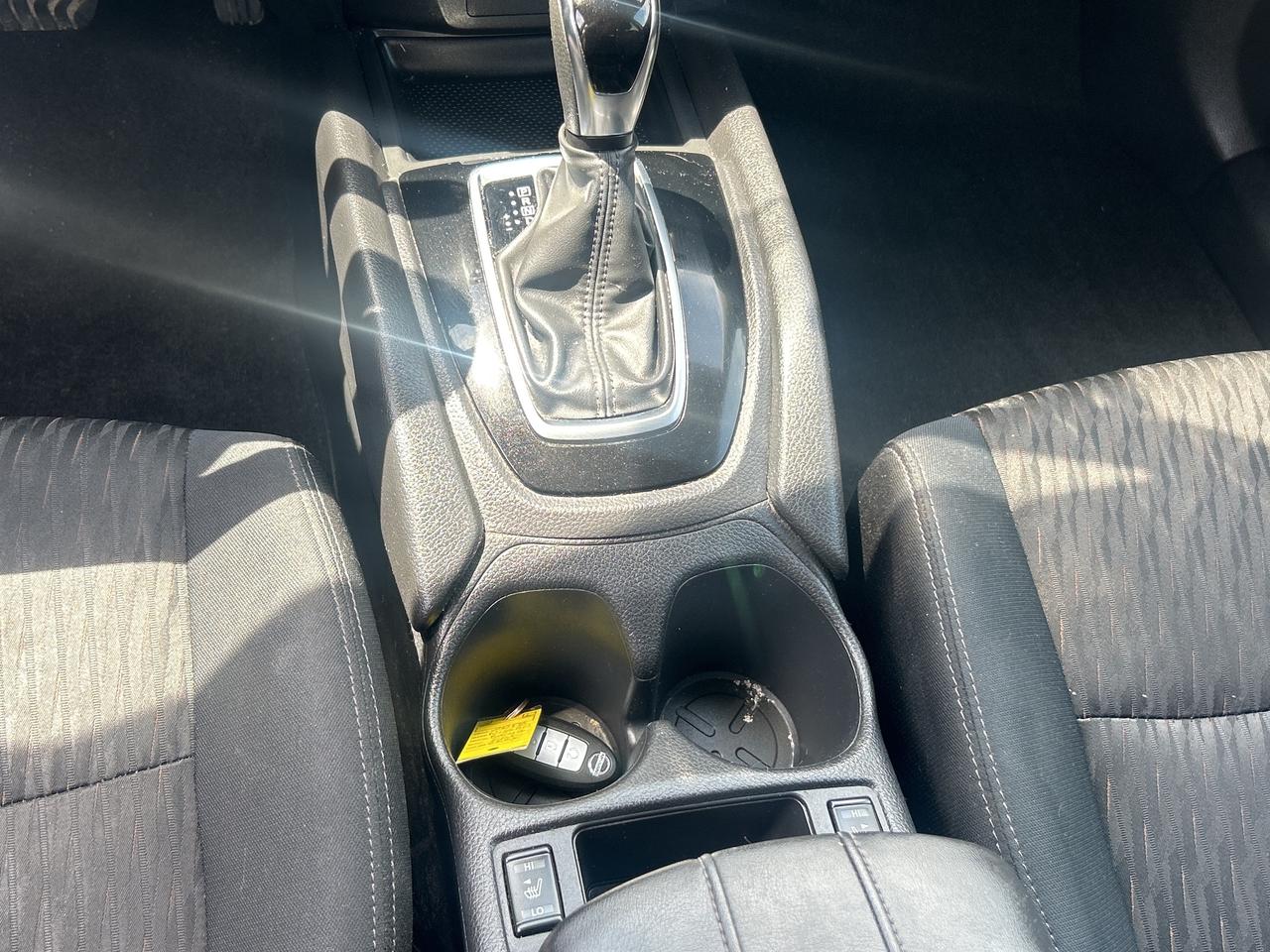 2018 Nissan Rogue SV, Backup Cam, Bluetooth, Pano Sunroof Photo