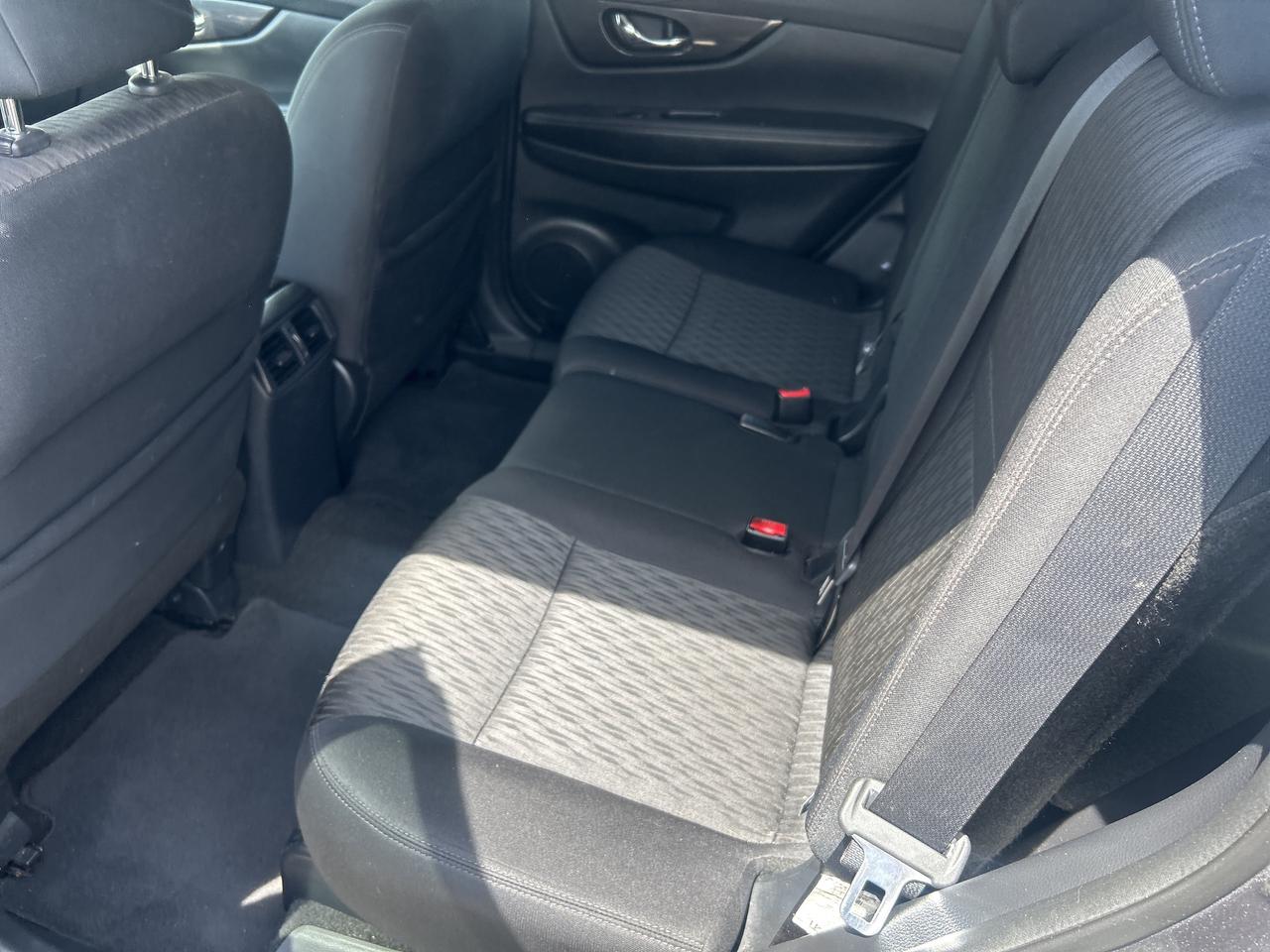 2018 Nissan Rogue SV, Backup Cam, Bluetooth, Pano Sunroof Photo