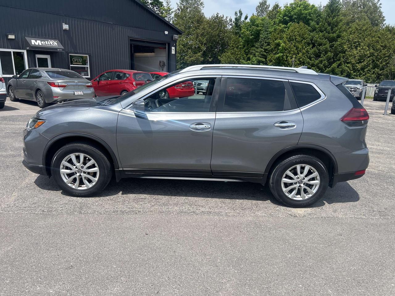 2018 Nissan Rogue SV, Backup Cam, Bluetooth, Pano Sunroof Photo