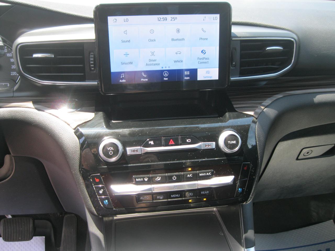 2022 Ford Explorer Limited 4dr 4x4 Photo