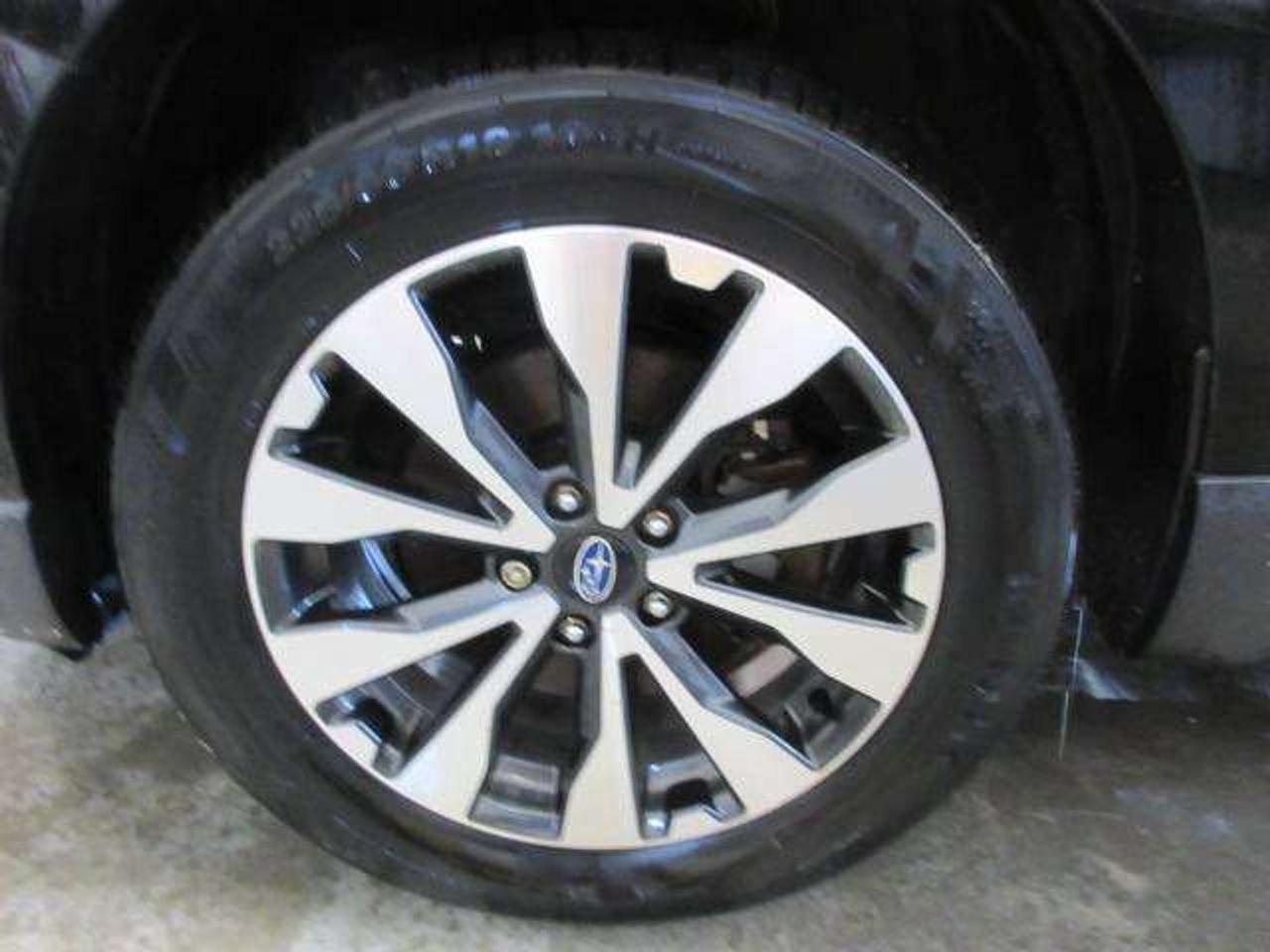 2016 Subaru Outback 3.6R W/LIMITED & TECH, NAV, ROOF, LEATHER, 146K! Photo