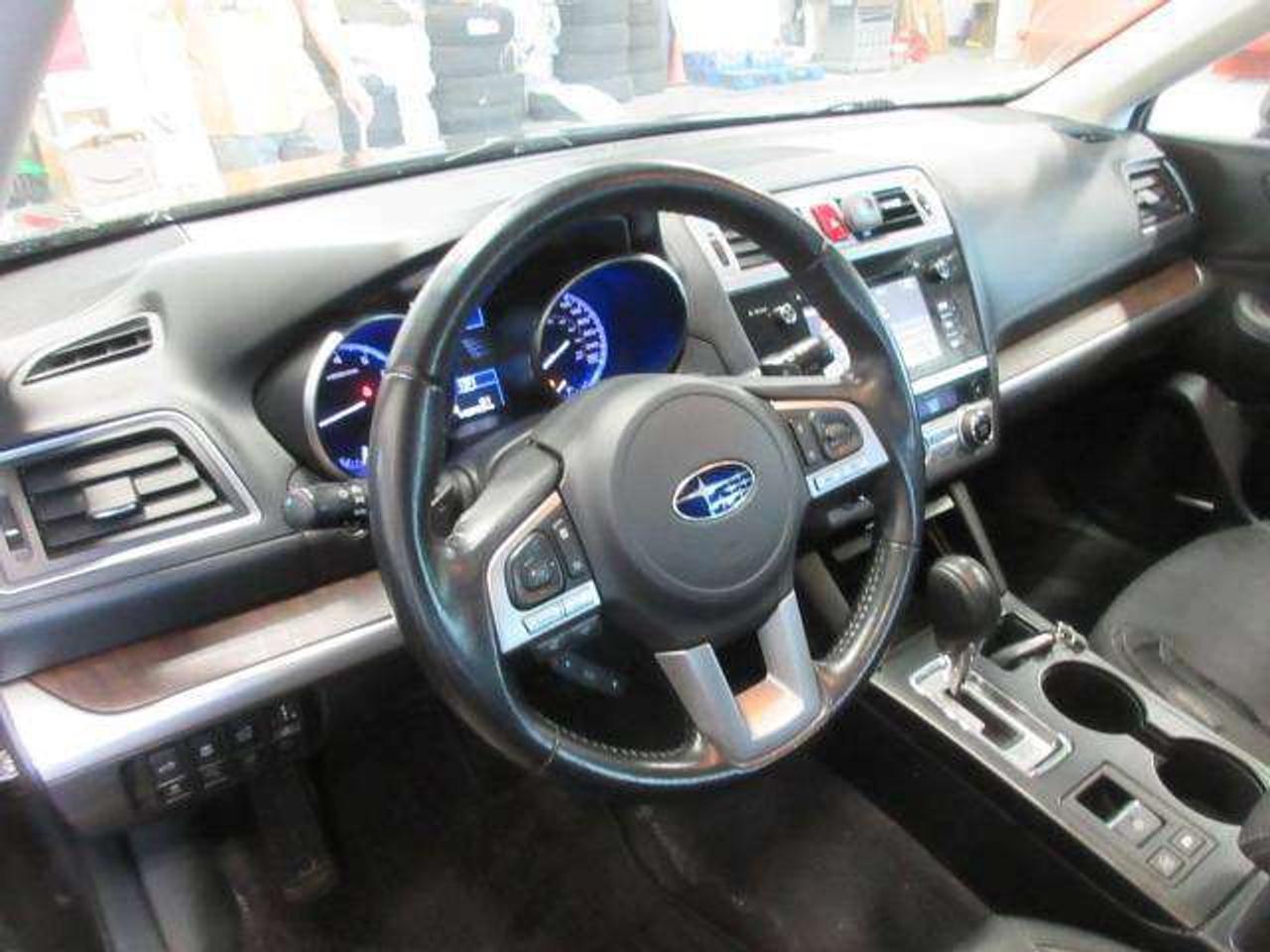 2016 Subaru Outback 3.6R W/LIMITED & TECH, NAV, ROOF, LEATHER, 146K! Photo