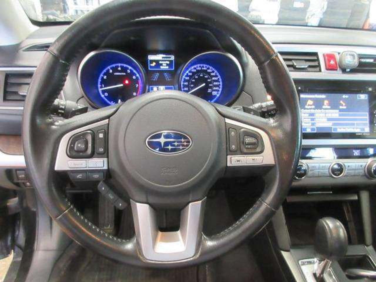2016 Subaru Outback 3.6R W/LIMITED & TECH, NAV, ROOF, LEATHER, 146K! Photo