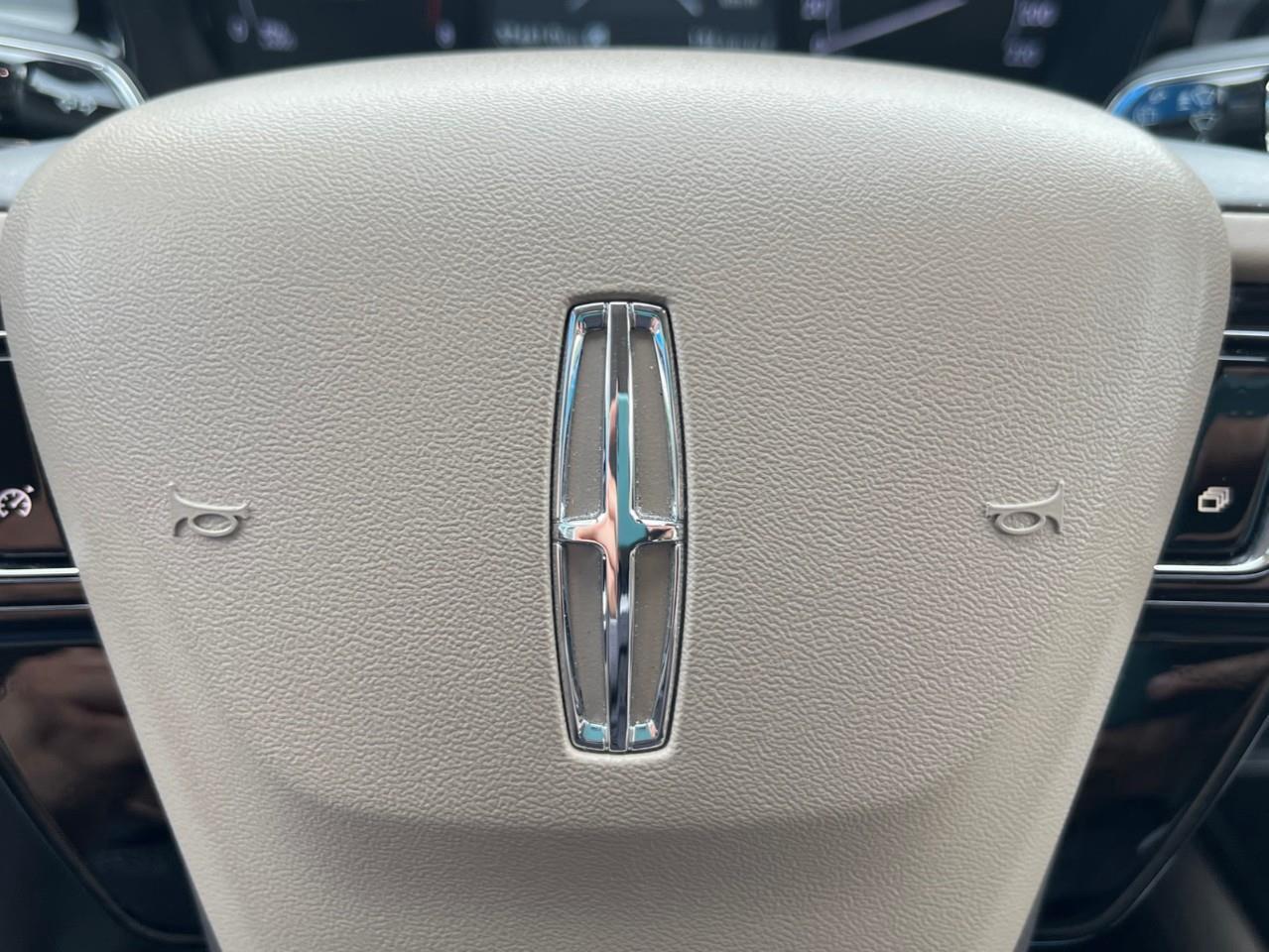 2020 Lincoln Corsair Standard Trim, Local trade Photo