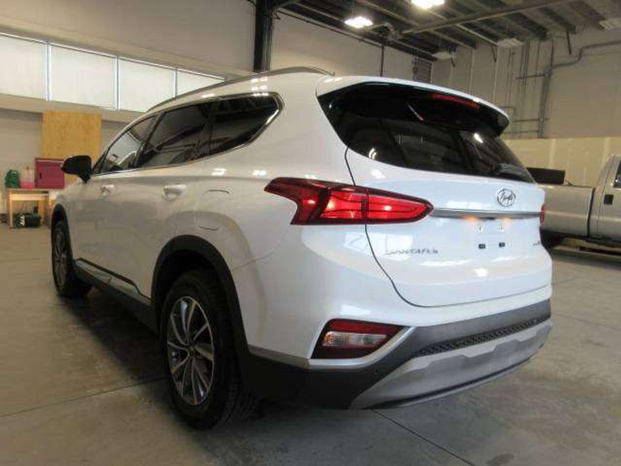 2019 Hyundai Santa Fe PREFERRED 2.0T, HTD. SEATS, APPLE/ANDROID, 83K! Photo