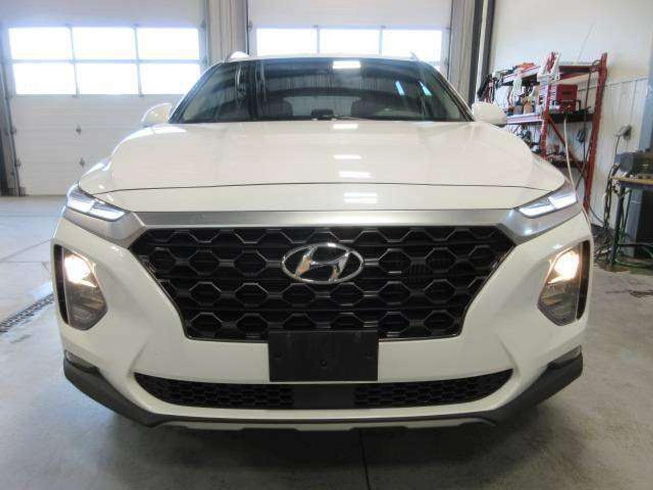 2019 Hyundai Santa Fe PREFERRED 2.0T, HTD. SEATS, APPLE/ANDROID, 83K! Photo
