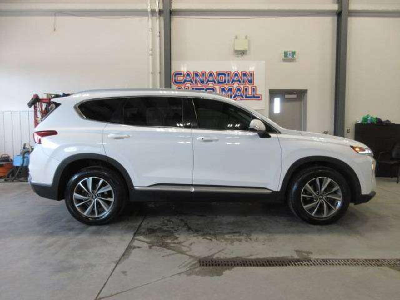 2019 Hyundai Santa Fe PREFERRED 2.0T, HTD. SEATS, APPLE/ANDROID, 83K! Photo
