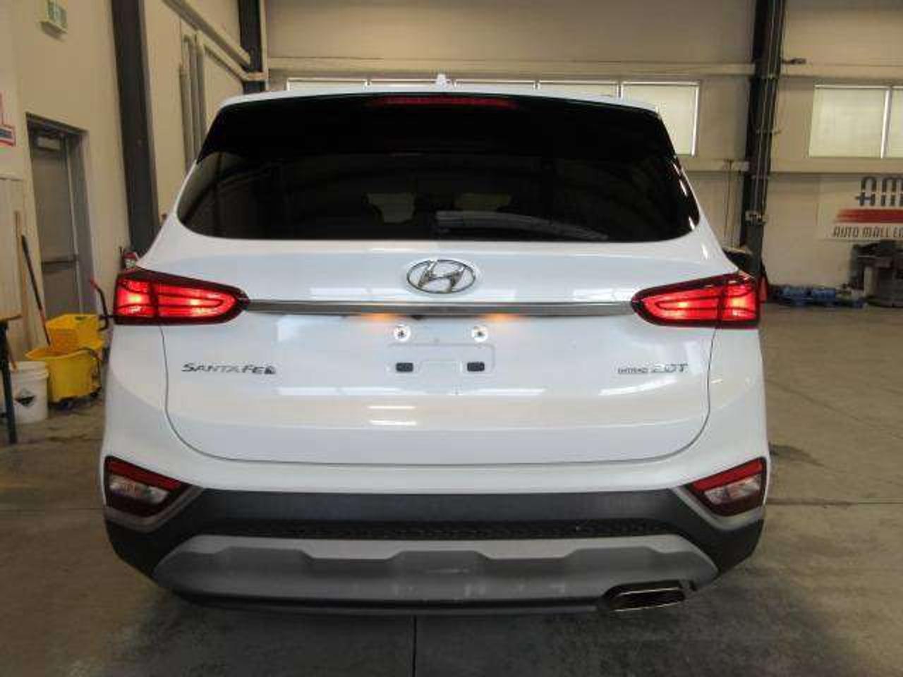 2019 Hyundai Santa Fe PREFERRED 2.0T, HTD. SEATS, APPLE/ANDROID, 83K! Photo
