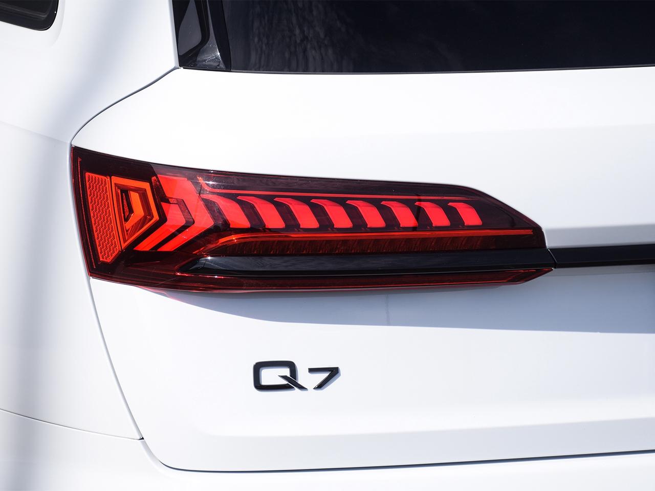2023 Audi Q7 Technik Photo
