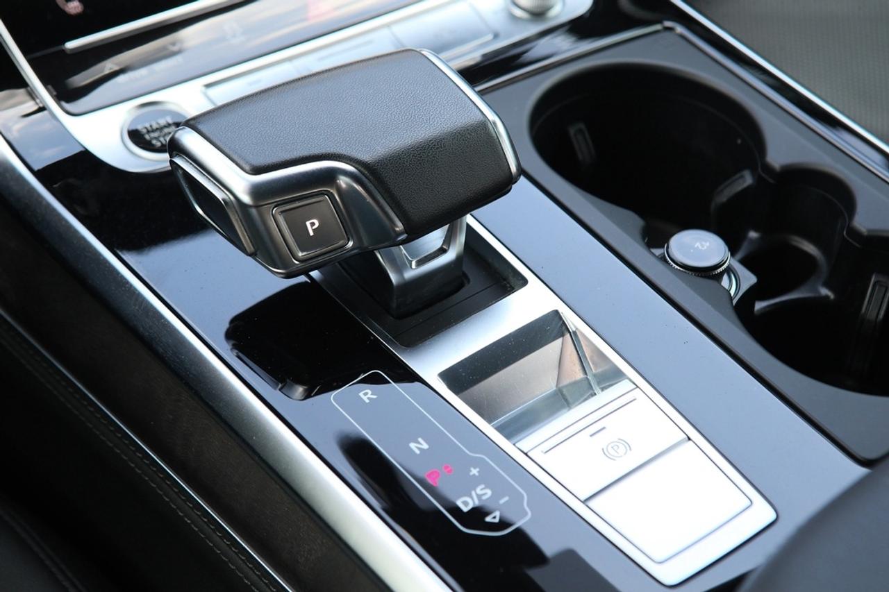 2023 Audi Q7 TECHNIK 3.0L TURBOCHARGED V6   QUATTRO AWD   7-PASSENGER LUXURY   PREMIUM PERFORMANCE SUV Photo