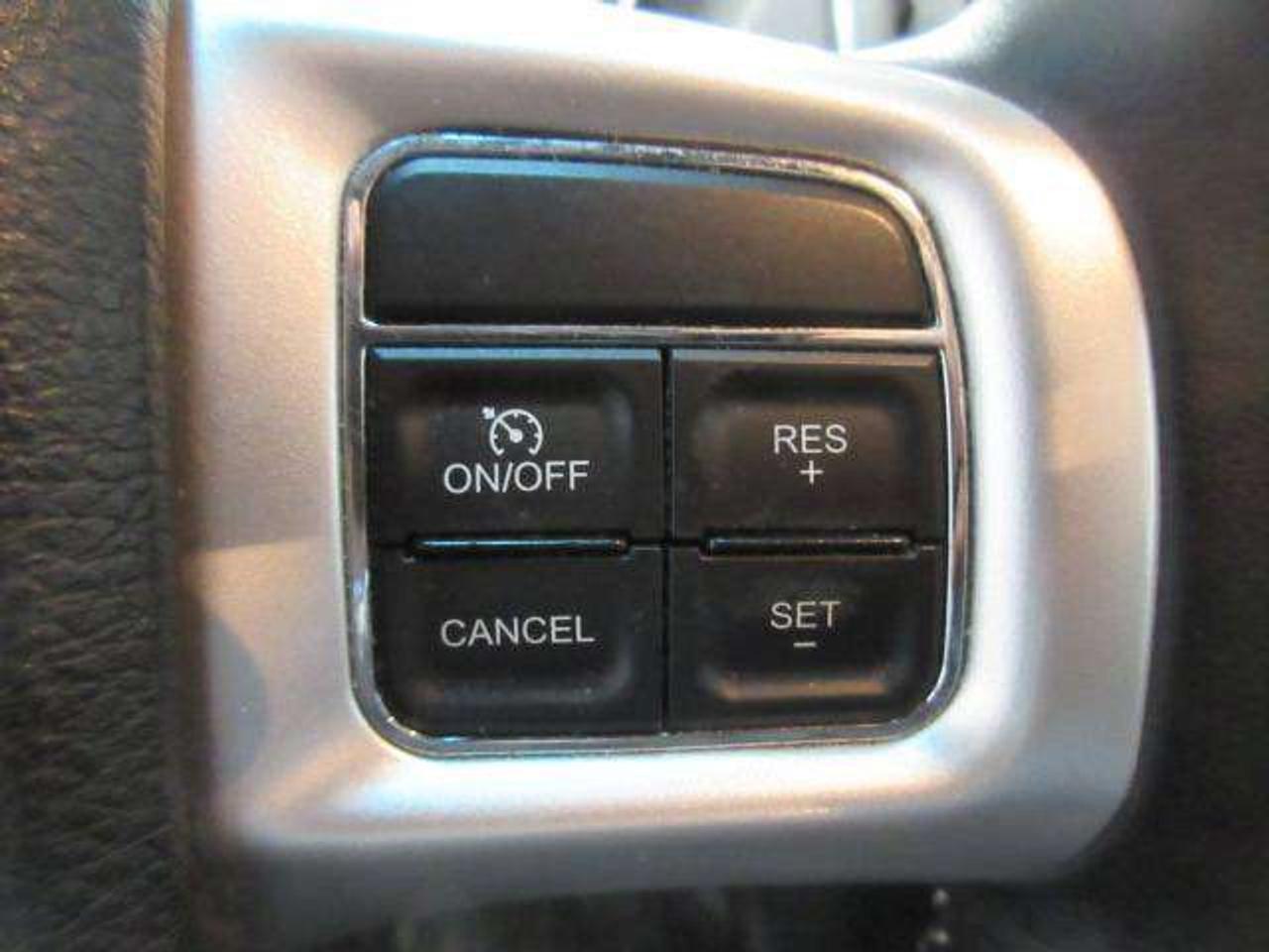 2017 Dodge Grand Caravan SXT, STOW-N-GO, ALLOYS, A/C, BT, CAMERA, 128K! Photo