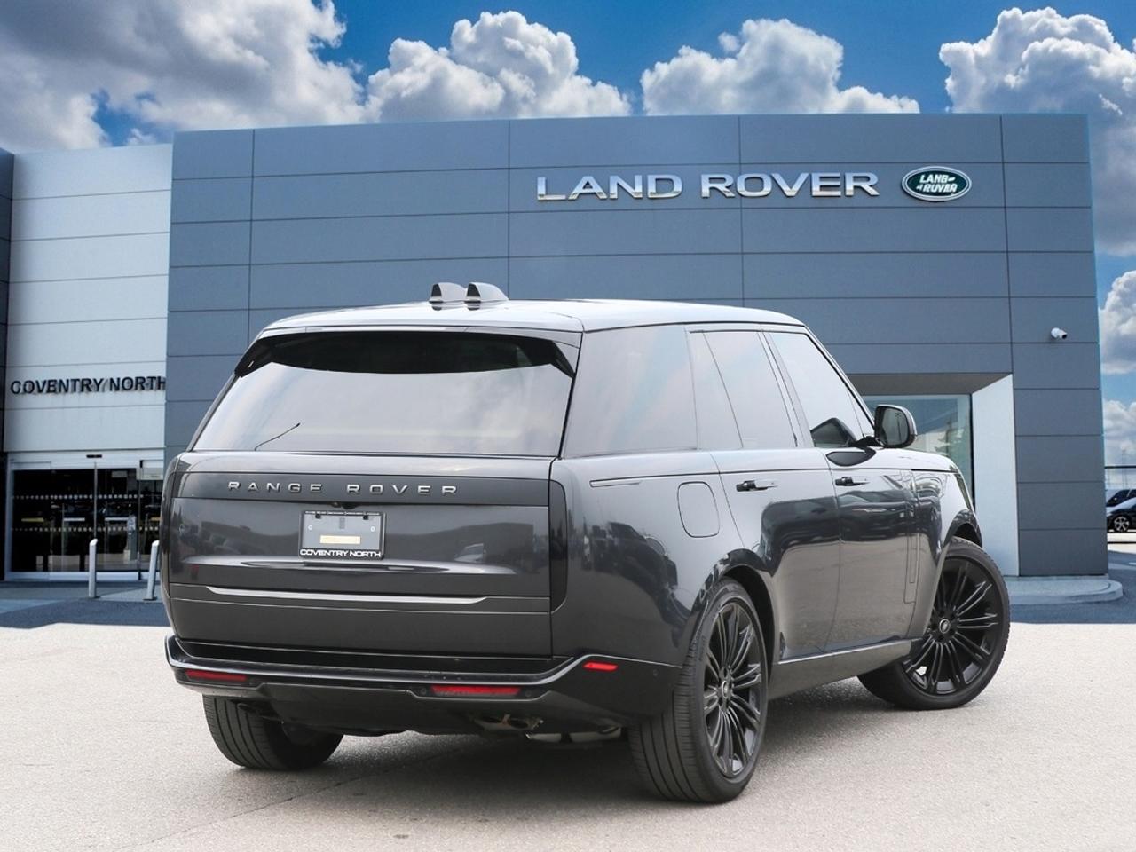 2025 Land Rover Range Rover SE 523 HP TWIN-TURBO V8   23 GLOSS BLACK WHEELS   SHADOW PACK   MERIDIAN 3D   SV BESPOKE INTERIOR Photo