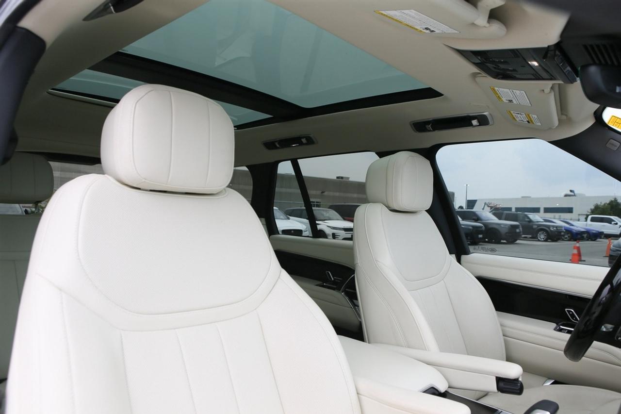 2025 Land Rover Range Rover SE 523 HP TWIN-TURBO V8   23 GLOSS BLACK WHEELS   SHADOW PACK   MERIDIAN 3D   SV BESPOKE INTERIOR Photo