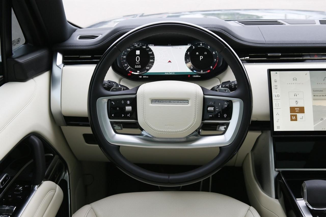 2025 Land Rover Range Rover SE 523 HP TWIN-TURBO V8   23 GLOSS BLACK WHEELS   SHADOW PACK   MERIDIAN 3D   SV BESPOKE INTERIOR Photo