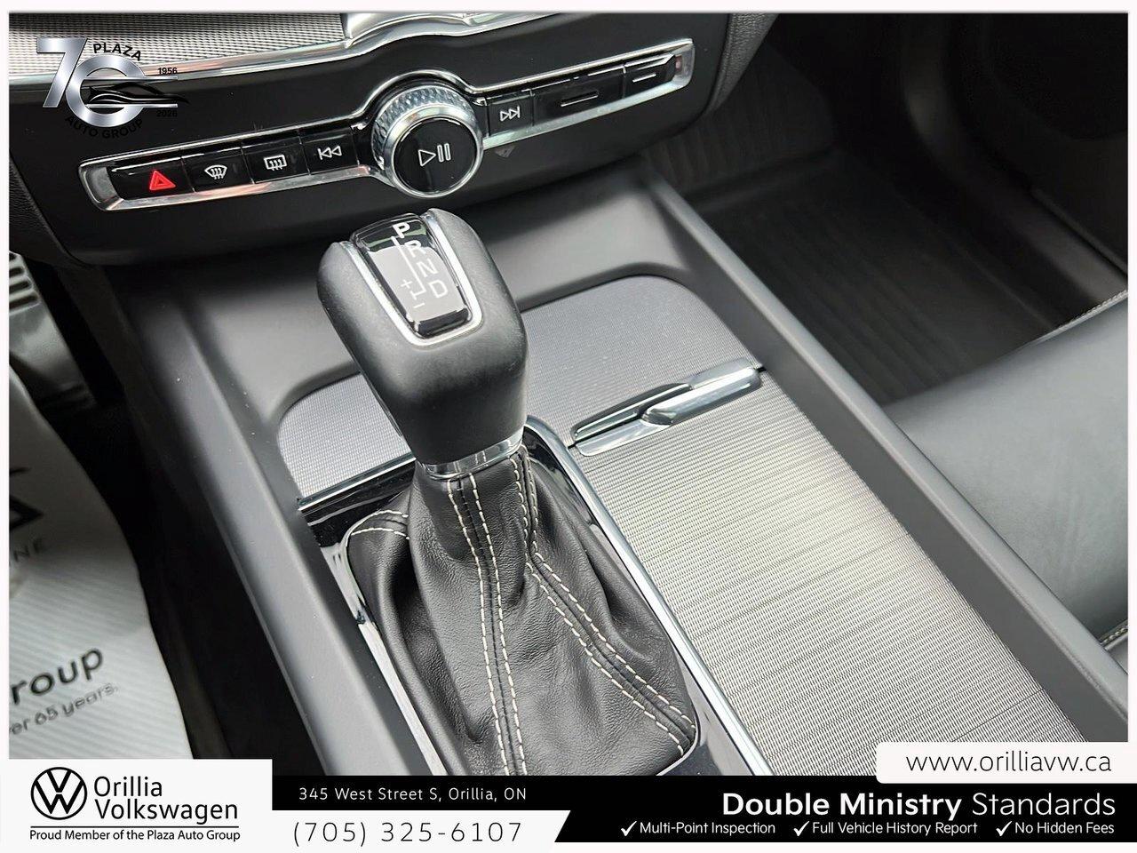 2021 Volvo XC60 R-Design IIHS Top Safety Pick+   Apple CarPlay / Photo