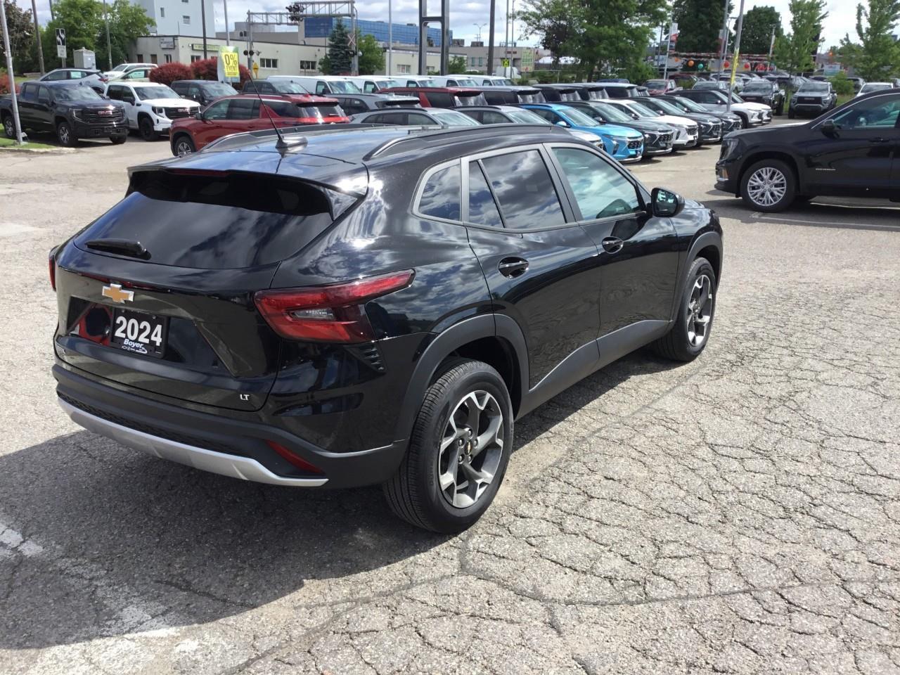 2024 Chevrolet Trax LT Photo4