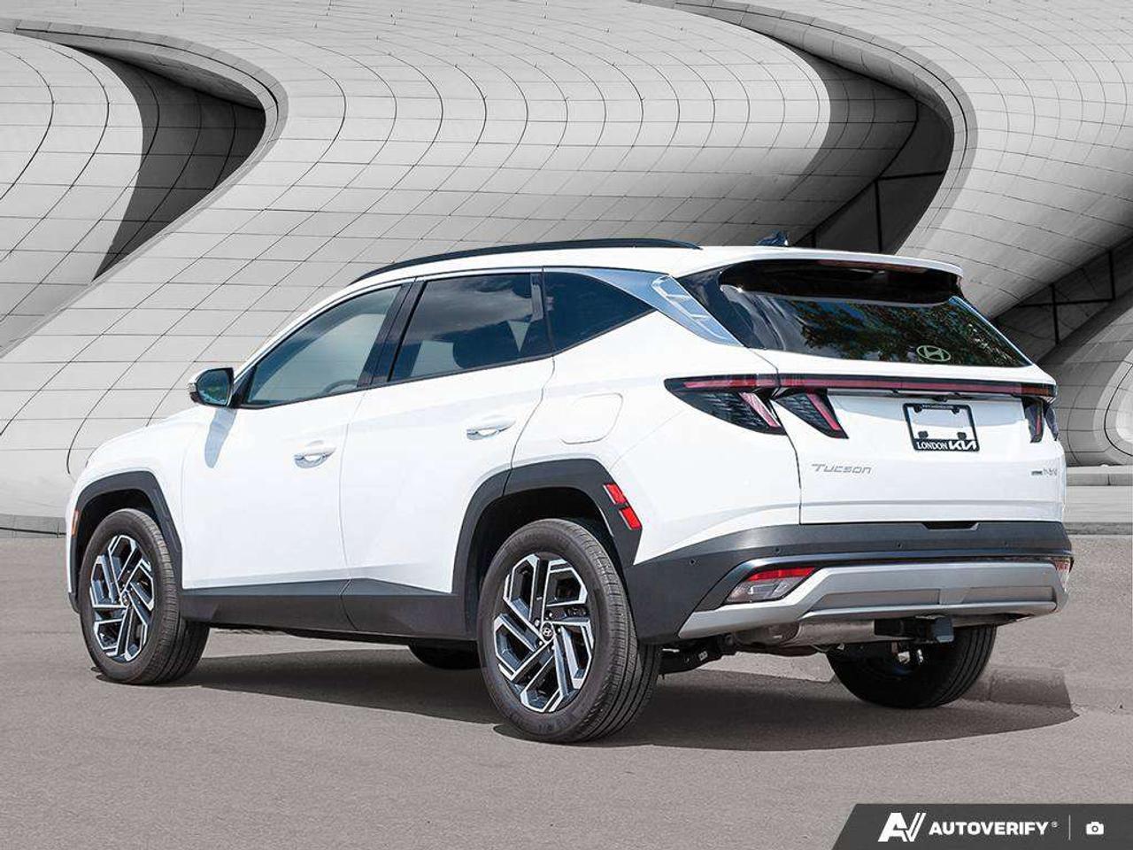 2025 Hyundai Tucson Ultimate   AWD   Leather   Sunroof   Heated & Cooled Seats   Heated Steering Wheel   Apple CarPlay Photo