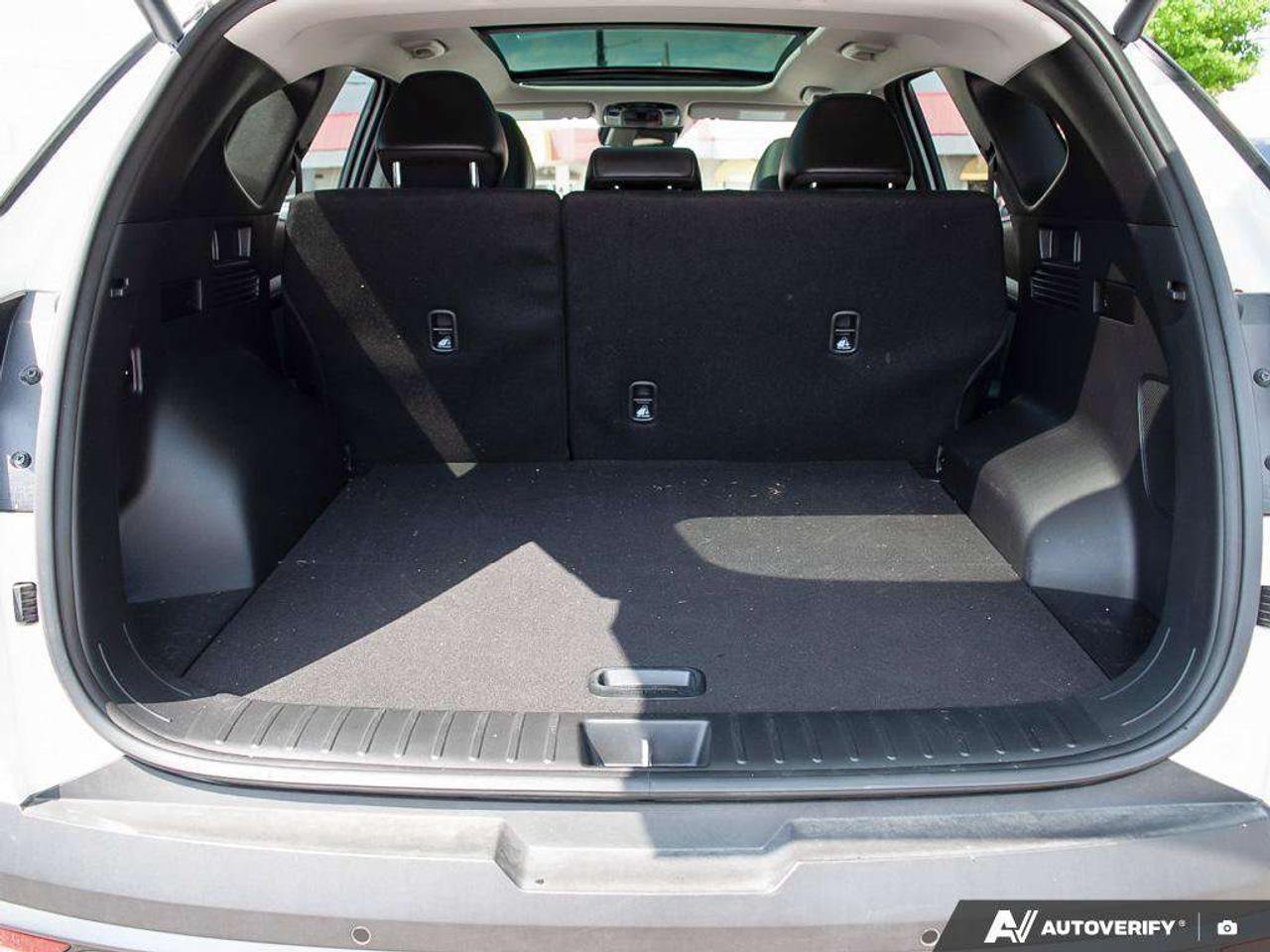 2025 Hyundai Tucson Ultimate   AWD   Leather   Sunroof   Heated & Cooled Seats   Heated Steering Wheel   Apple CarPlay Photo