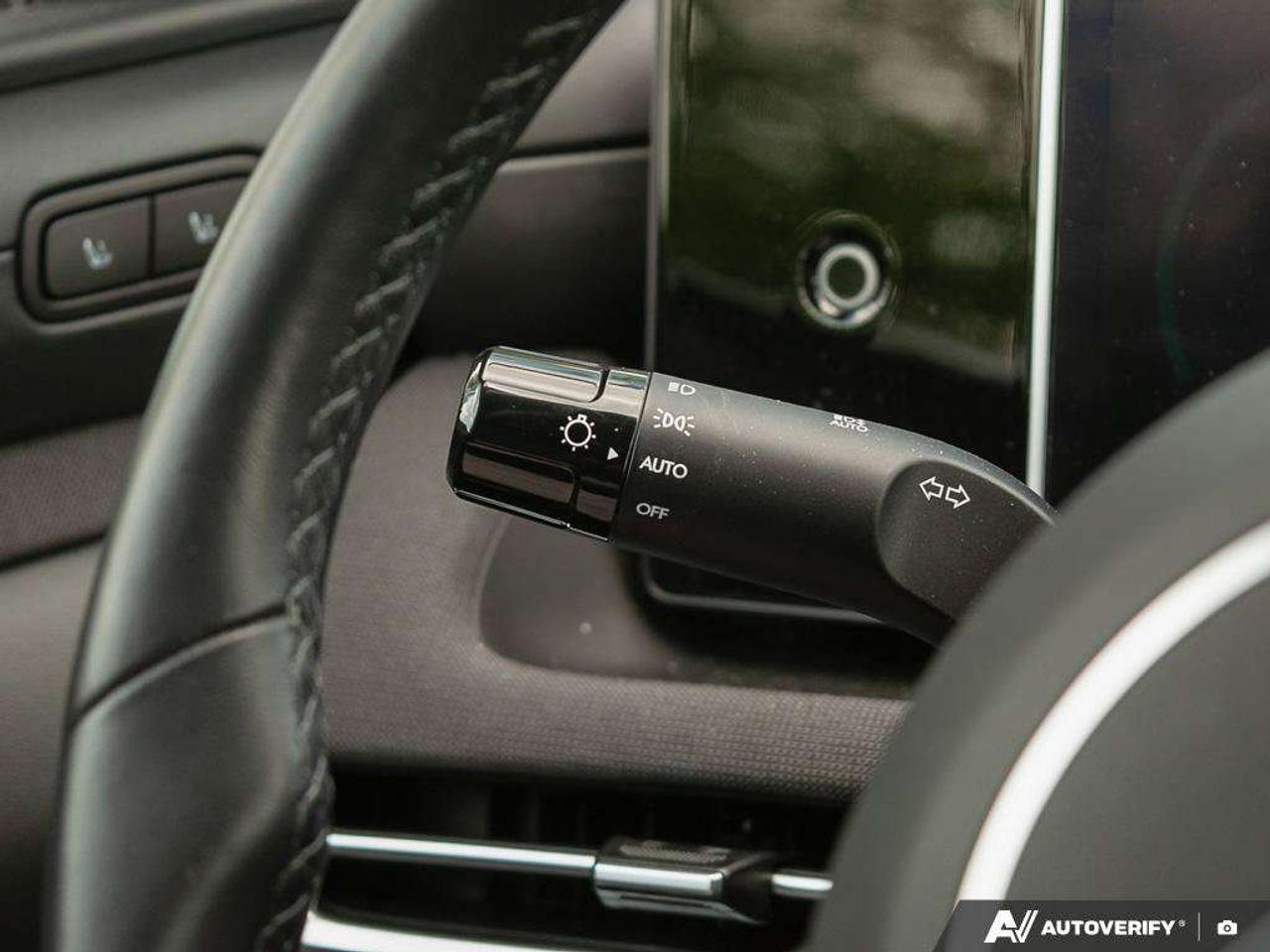 2025 Hyundai Tucson Ultimate   AWD   Leather   Sunroof   Heated & Cooled Seats   Heated Steering Wheel   Apple CarPlay Photo
