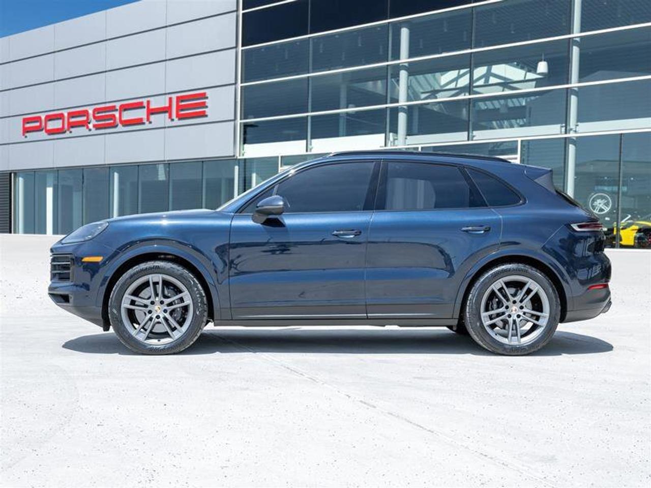 2024 Porsche Cayenne AWD Premium Pkg Plus Sport Tailpipes in Dark Bronz Photo2