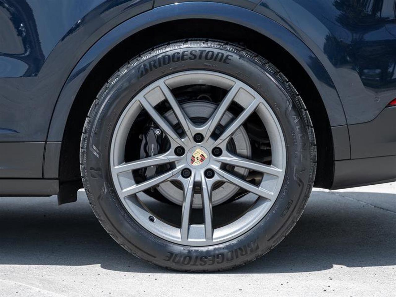 2024 Porsche Cayenne AWD Premium Pkg Plus Sport Tailpipes in Dark Bronz Photo