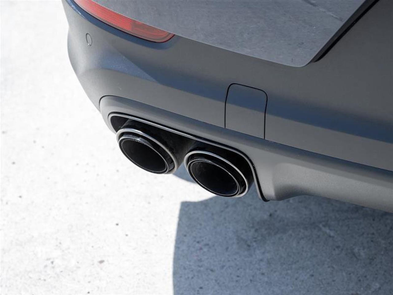 2024 Porsche Cayenne AWD Premium Pkg Plus Sport Tailpipes in Dark Bronz Photo