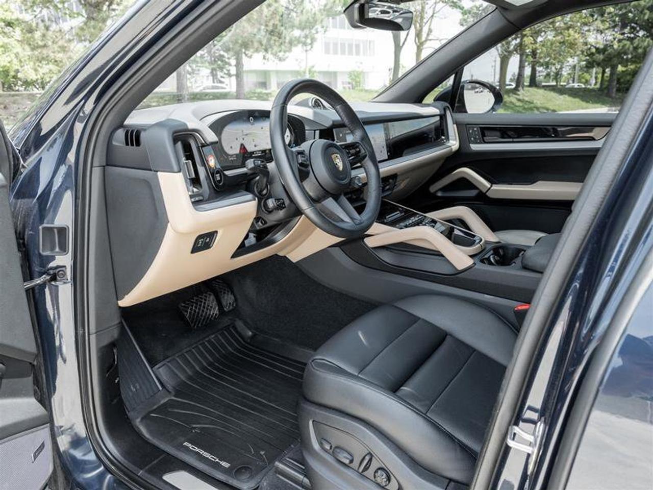 2024 Porsche Cayenne AWD Premium Pkg Plus Sport Tailpipes in Dark Bronz Photo